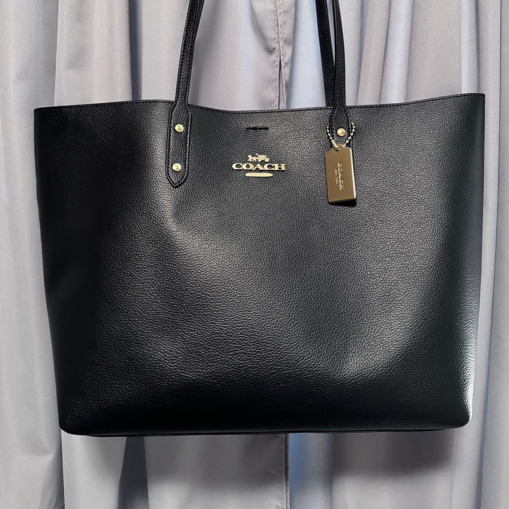 Coach Town Leather Tote - Black/Merlot